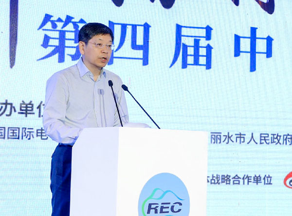 陆建栋秘书长介绍2019中国农村电商致富带头人评选活动总体情况